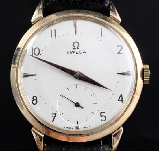 A gentlemans 1940s 18ct gold Omega manual wind wrist watch,